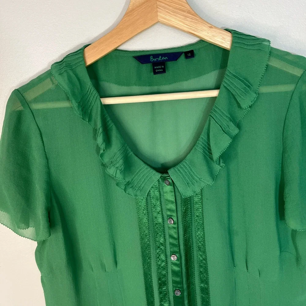 Boden Green Ruffled 100% Silk Blouse Short Sleeve semi Fitted Women’s 12 - Picture 2 of 11
